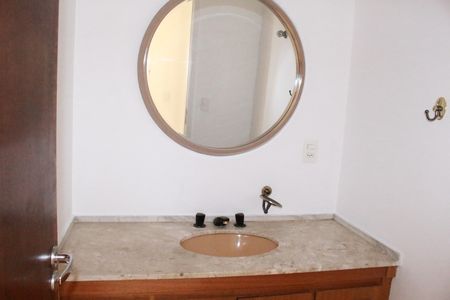 Apartamento para alugar com 80m², 2 quartos e 1 vagaLavabo