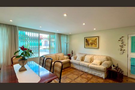 Sala de casa para alugar com 3 quartos, 194m² em Vila Anglo Brasileira, São Paulo
