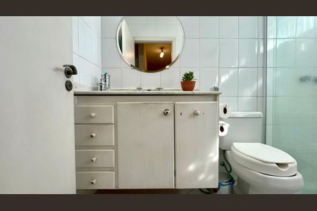 Casa para alugar com 194m², 3 quartos e 3 vagasBanheiro social