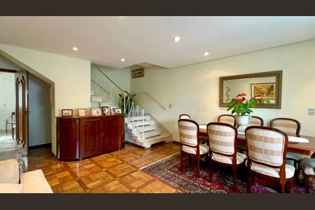 Sala de casa para alugar com 3 quartos, 194m² em Vila Anglo Brasileira, São Paulo