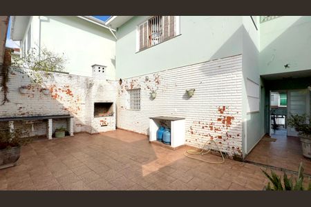 Casa para alugar com 194m², 3 quartos e 3 vagasQuintal