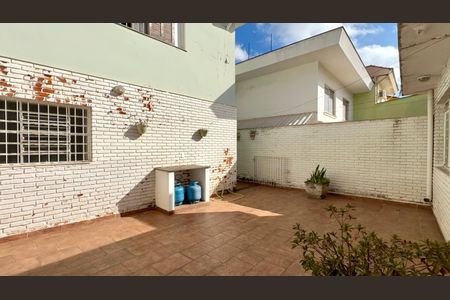 Casa para alugar com 194m², 3 quartos e 3 vagasQuintal