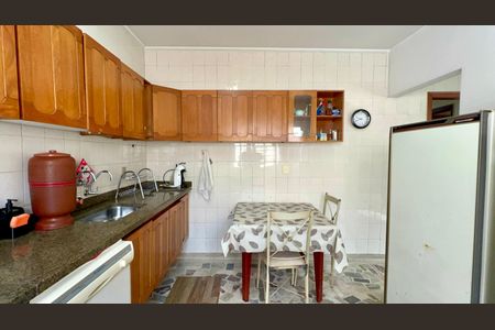 Casa para alugar com 194m², 3 quartos e 3 vagasCozinha