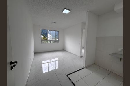 Sala de apartamento à venda com 2 quartos, 50m² em Vargem Pequena, Rio de Janeiro