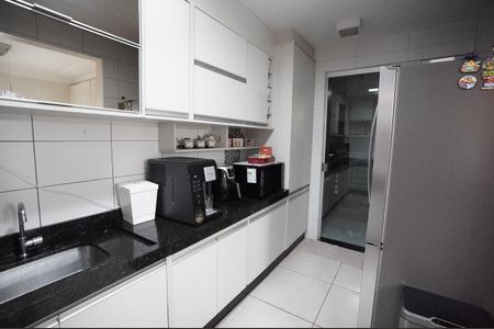 Casa de condomínio à venda com 126m², 3 quartos e 4 vagas
