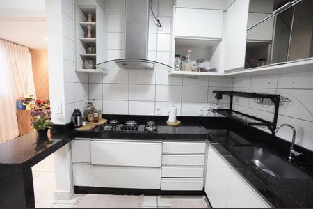 Casa de condomínio à venda com 126m², 3 quartos e 4 vagas