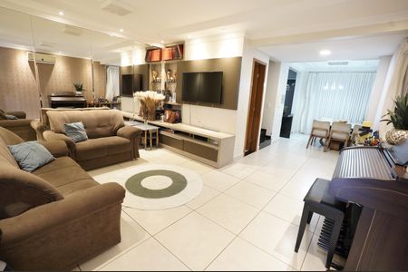 Casa de condomínio à venda com 126m², 3 quartos e 4 vagas