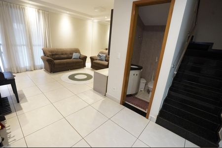 Casa de condomínio à venda com 126m², 3 quartos e 4 vagas