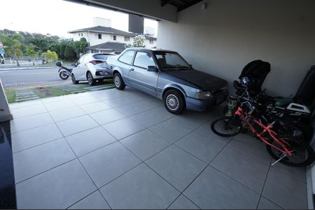 Casa de condomínio à venda com 126m², 3 quartos e 4 vagas