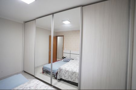 Casa de condomínio à venda com 126m², 3 quartos e 4 vagas