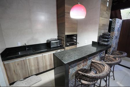 Casa de condomínio à venda com 126m², 3 quartos e 4 vagas