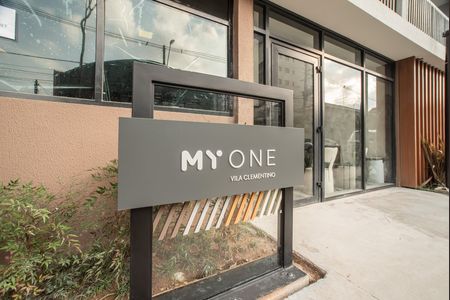 Studio à venda com 29m², 1 quarto e sem vaga Studio à venda com 29m², 1 quarto e sem vagaFrente