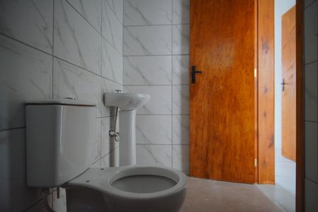 Banheiro de apartamento para alugar com 1 quarto, 50m² em Sarandi, Porto Alegre