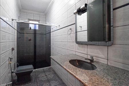 Casa à venda com 360m², 3 quartos e 3 vagas Casa à venda com 360m², 3 quartos e 3 vagasBanheiro social