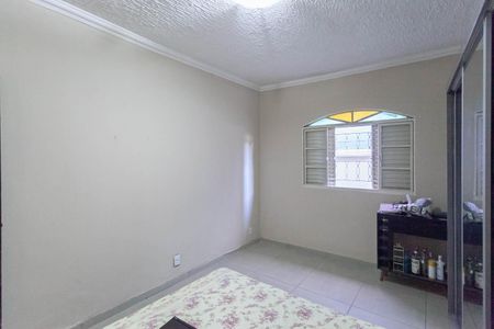 Casa à venda com 360m², 3 quartos e 3 vagas Casa à venda com 360m², 3 quartos e 3 vagasQuarto 1