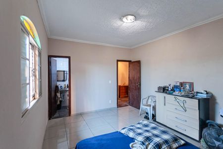 Casa à venda com 360m², 3 quartos e 3 vagas Casa à venda com 360m², 3 quartos e 3 vagasSuíte