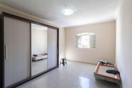 Casa à venda com 360m², 3 quartos e 3 vagas Casa à venda com 360m², 3 quartos e 3 vagasQuarto 2