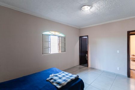 Casa à venda com 360m², 3 quartos e 3 vagas Casa à venda com 360m², 3 quartos e 3 vagasSuíte