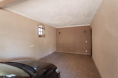 Casa à venda com 360m², 3 quartos e 3 vagas Casa à venda com 360m², 3 quartos e 3 vagasGaragem