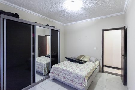 Casa à venda com 360m², 3 quartos e 3 vagas Casa à venda com 360m², 3 quartos e 3 vagasQuarto 1