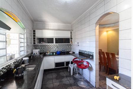 Casa à venda com 360m², 3 quartos e 3 vagas Casa à venda com 360m², 3 quartos e 3 vagasCozinha