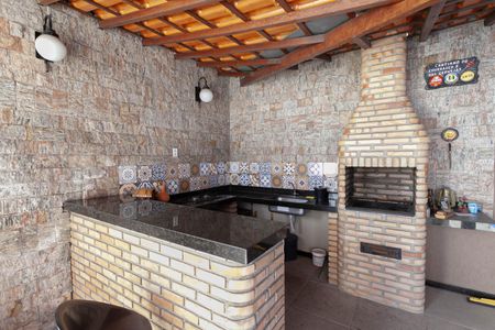 Casa à venda com 360m², 3 quartos e 3 vagas Casa à venda com 360m², 3 quartos e 3 vagasChurrasqueira