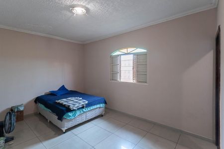Casa à venda com 360m², 3 quartos e 3 vagas Casa à venda com 360m², 3 quartos e 3 vagasSuíte