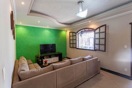 Casa à venda com 360m², 3 quartos e 3 vagas Casa à venda com 360m², 3 quartos e 3 vagasSala