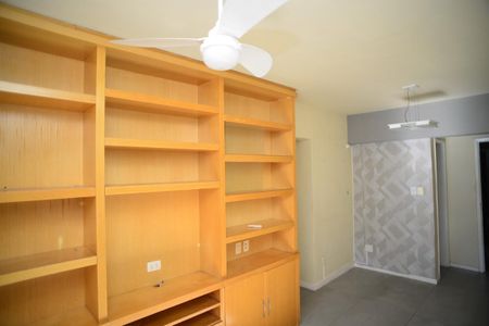 Sala de apartamento para alugar com 2 quartos, 50m² em Itanhangá, Rio de Janeiro