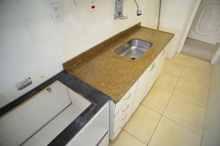 Cozinha de apartamento para alugar com 2 quartos, 50m² em Itanhangá, Rio de Janeiro