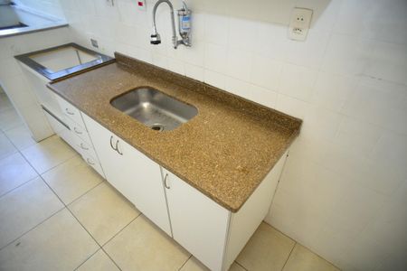 Cozinha de apartamento para alugar com 2 quartos, 50m² em Itanhangá, Rio de Janeiro