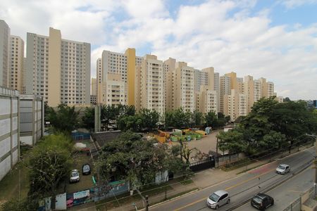 Vista da Sala de apartamento à venda com 2 quartos, 45m² em Conjunto Promorar Raposo Tavares, São Paulo