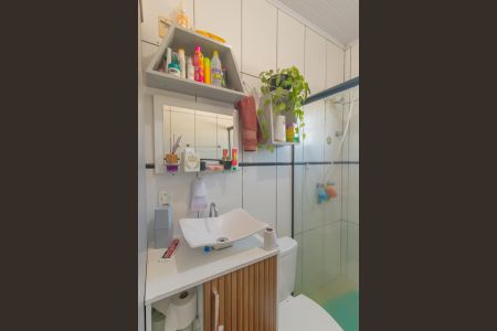Banheiro de casa à venda com 2 quartos, 57m² em Harmonia, Canoas