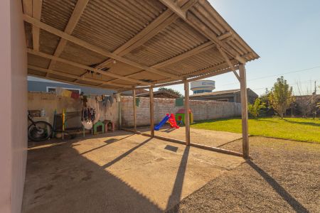 Garagem de casa à venda com 2 quartos, 57m² em Harmonia, Canoas