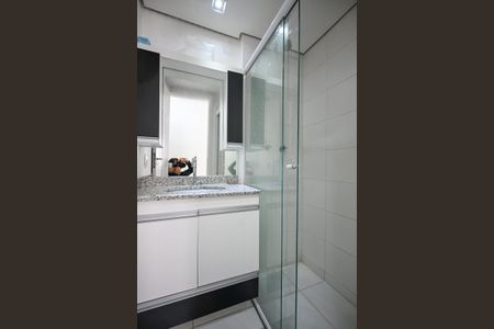 Banheiro Suíte  de apartamento para alugar com 2 quartos, 64m² em Jardim Parque Morumbi, São Paulo