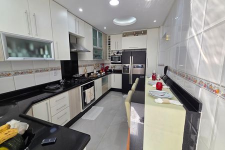Apartamento para alugar com 172m², 2 quartos e 2 vagas Apartamento para alugar com 172m², 2 quartos e 2 vagasCozinha