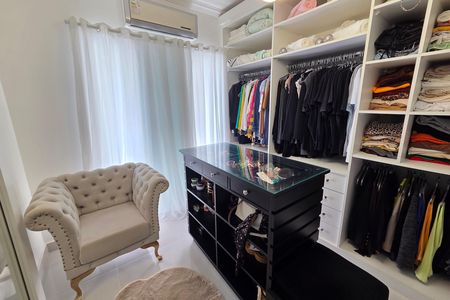Apartamento para alugar com 172m², 2 quartos e 2 vagas Apartamento para alugar com 172m², 2 quartos e 2 vagasCloset da suíte 1