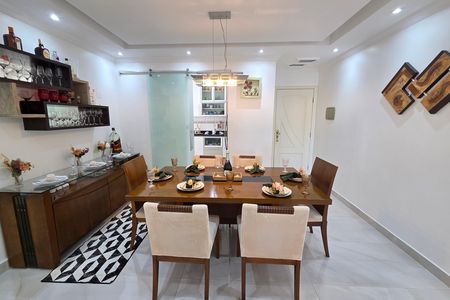 Apartamento para alugar com 172m², 2 quartos e 2 vagas Apartamento para alugar com 172m², 2 quartos e 2 vagasSala