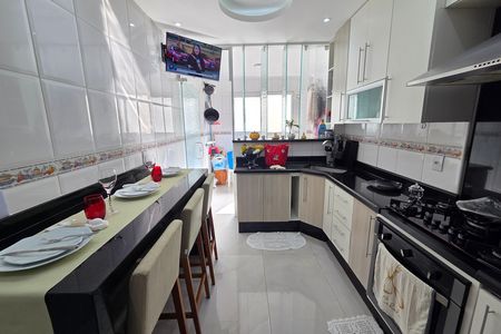 Apartamento para alugar com 172m², 2 quartos e 2 vagas Apartamento para alugar com 172m², 2 quartos e 2 vagasCozinha