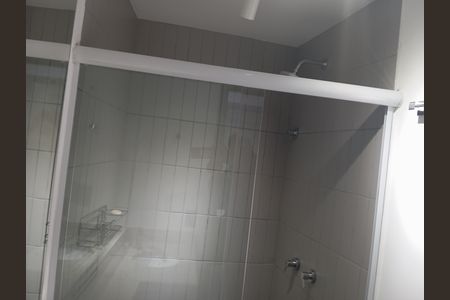 Banheiro de apartamento para alugar com 1 quarto, 50m² em Barra da Tijuca, Rio de Janeiro