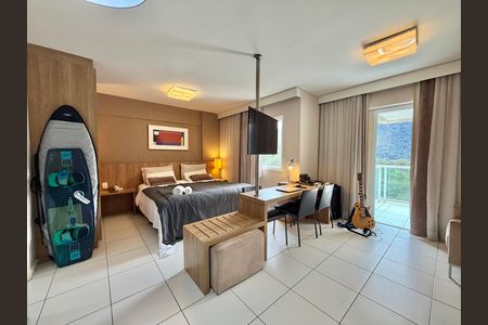Sala - Quarto de kitnet/studio para alugar com 1 quarto, 40m² em Camorim, Rio de Janeiro