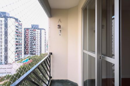 Apartamento à venda com 65m², 2 quartos e 1 vagaVaranda