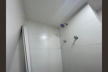 Banheiro de kitnet/studio para alugar com 1 quarto, 25m² em Butantã, São Paulo