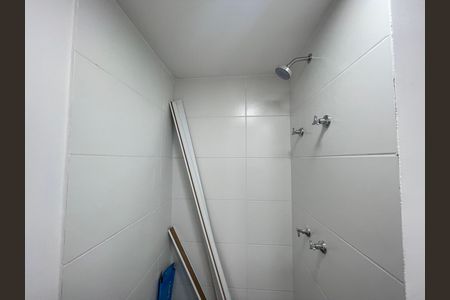 Banheiro de kitnet/studio para alugar com 1 quarto, 25m² em Butantã, São Paulo