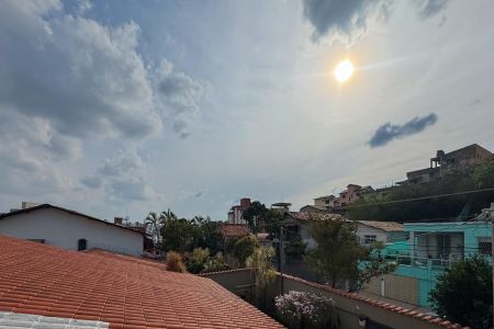 Casa à venda com 110m², 2 quartos e sem vaga