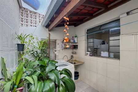 Casa à venda com 2 quartos, 110m² em Santa Efigênia, Belo Horizonte