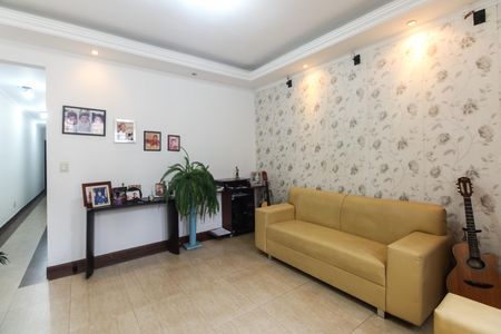 Casa à venda com 130m², 3 quartos e 3 vagas Casa à venda com 130m², 3 quartos e 3 vagasSala