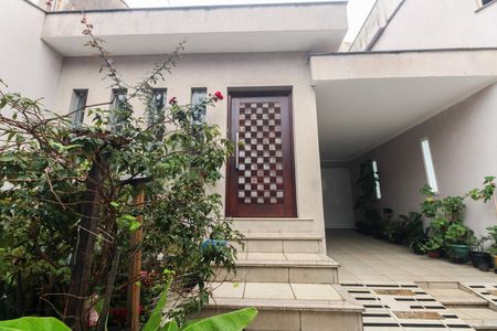 Casa à venda com 130m², 3 quartos e 3 vagas Casa à venda com 130m², 3 quartos e 3 vagasGaragem e Jardim