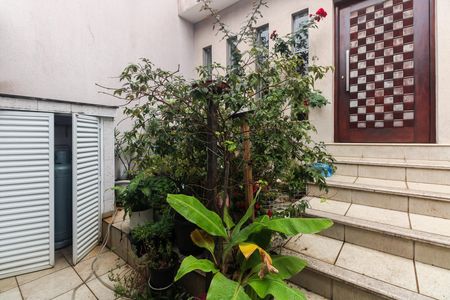 Casa à venda com 130m², 3 quartos e 3 vagas Casa à venda com 130m², 3 quartos e 3 vagasGaragem e Jardim