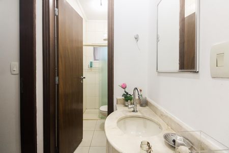 Casa à venda com 130m², 3 quartos e 3 vagas Casa à venda com 130m², 3 quartos e 3 vagasBanheiro Social